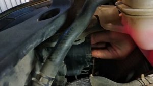 RAV4-замена ламп ближнего света