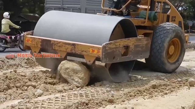 Mobil Truk Molen, Mobil Polisi, Truk Monster, Bus Sekolah, Truk Beko, Bus Telolet, Helikopter, Tayo смотреть онлайн