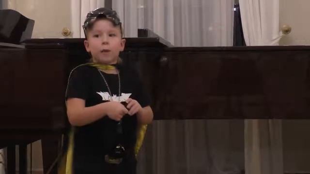 Читаю стихотворение Валерия Брюсова "Летучая Мышь" смотреть онлайн