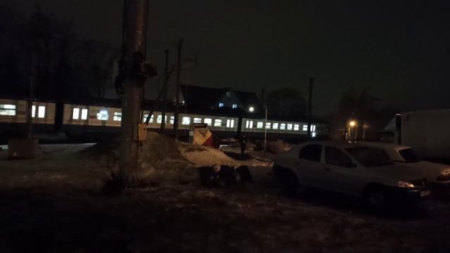 ЭП2д отправляется с платформы Водники Долгопрудный в сторону Московской области смотреть онлайн