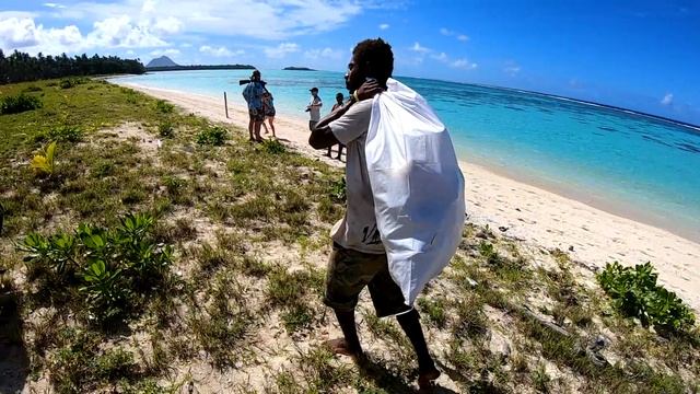LIVING OFF THE LAND: Vanuatu Island || Part 1 (B2B Ep: 19) смотреть онлайн