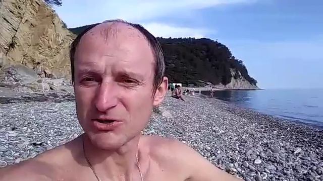 Геленджик. Галечный пляж у виллы «Морская Чаша» смотреть онлайн