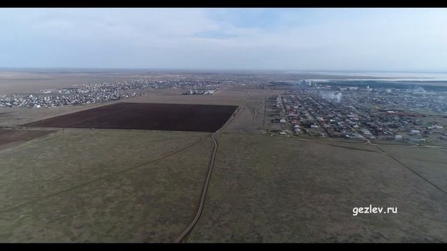 Район пригорода Евпатории, Исмаил-Бей, кооп. Строитель и Заводское с высоты птичьего полета смотреть онлайн