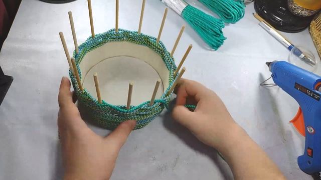 DIY. Не выбрасывайте ведро от попкорна, а сделайте вместительную корзинку - шкатулку своими руками! смотреть онлайн