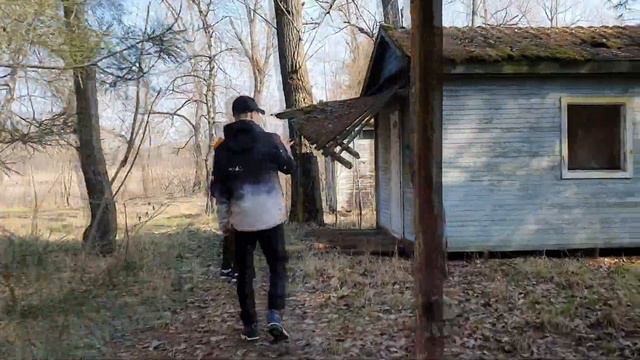 Заброшенная турбаза 90-х., душевное тихое место. Продолжение следует... смотреть онлайн