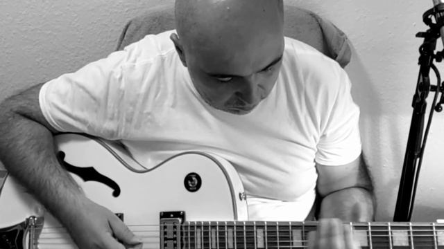 Danijel Maoduš - Blues Improvisation - Epiphone Emperor Swingster Royale смотреть онлайн