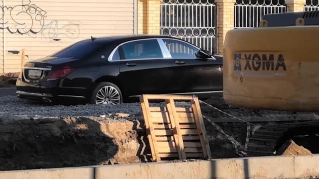 МАЙБАХ - S500/W222, за 9.000.000-руб, застрял на ровном месте в Астрахани. смотреть онлайн