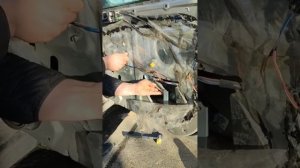 Toyota Avensis | Сломался  стеклоподъёмник, не беда, легко починить.Лайф хак, made-in-СССР  ?️
