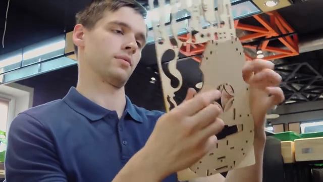 Сборная модель ХАРДИ ГАРДИ от UGEARS смотреть онлайн