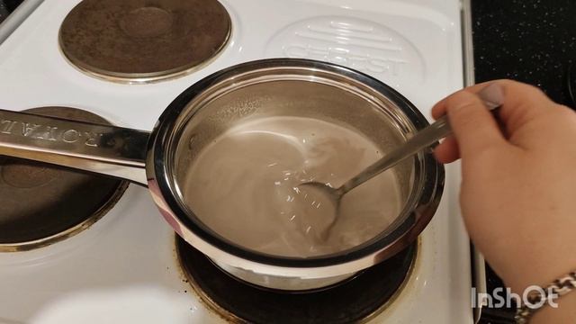 Десерт из какао и молока.