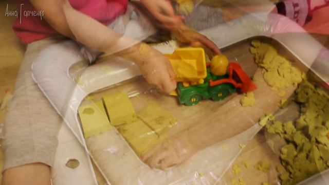 ИГРЫ С КИНЕТИЧЕСКИМ ПЕСКОМ ♥ Космический песок и Эластик смотреть онлайн