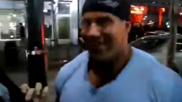 Катлер цепляет тёлочек на улице ))) смотреть онлайн