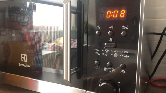 Electrolux Microwave Oven EMS20300 смотреть онлайн