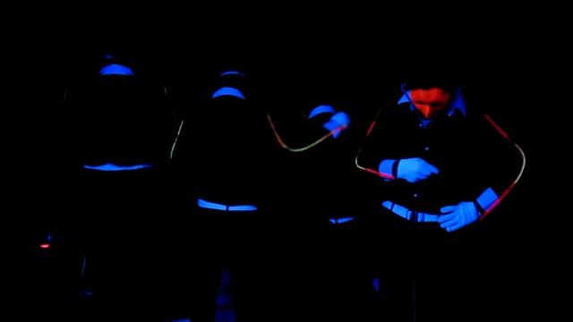 SASS Dialog in the Dark смотреть онлайн