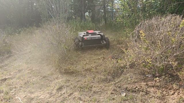 4X4 Remote Control Lawn Mower 4WD Robot Grass Cutting Machine смотреть онлайн