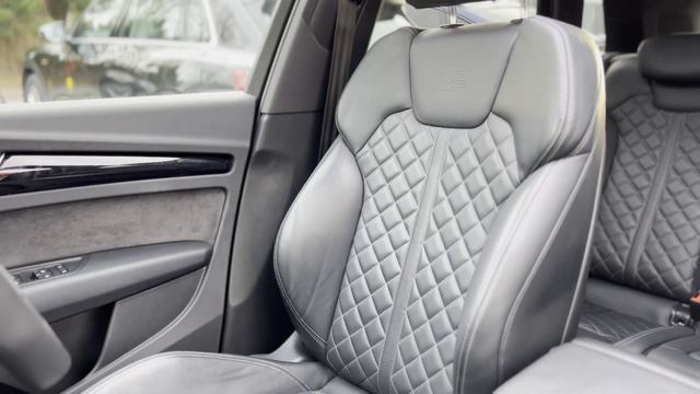 Audi Q5 Black Edition 45 TFSI quattro 245 PS S tronic смотреть онлайн