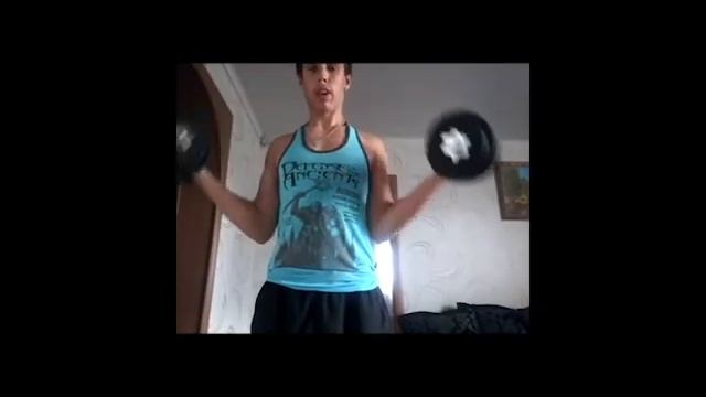 СПОРТ-ВЛОГ#1 - БИЦЕПС.КАЧАЕМ БИЦЕПС В ДОМАШНИХ УСЛОВИЯ . С ГАНТЕЛЯМИ + БОНУС!!! смотреть онлайн
