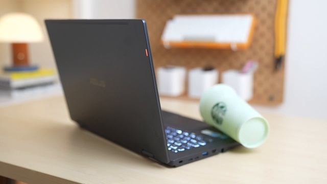 Asus ExpertBook B3 FLIP: 4 REASONS WHY YOU SHOULD CONSIDER! смотреть онлайн