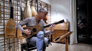 Как звучит гитара Страдивари, которой более 300 лет