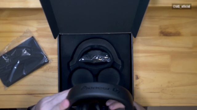 HDJ-X5 Pioneer DJ Headphones смотреть онлайн