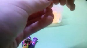 КАК ЗДЕЛАТЬ БРАСЛЕТ С БУСИНАМИ И ПОДВЕСКАМИ ИЗ РЕЗИНОК?