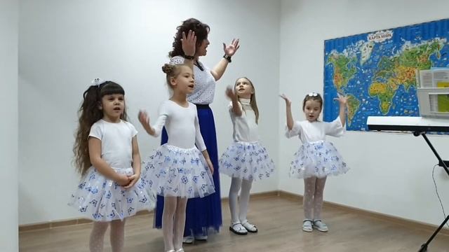 Занятия по вокалу. Песня Гномик /17.12.2019г/ смотреть онлайн