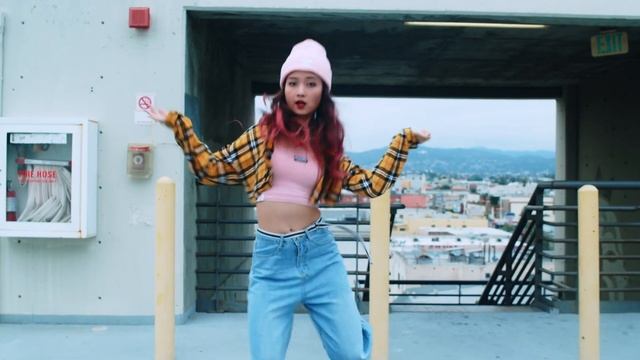Lisa 'Cravin' Dance Cover | @susiemeoww смотреть онлайн