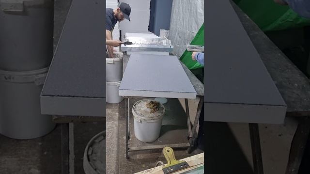 Очередной заказ. Протяжка армирующего слоя на панели (он же цвет расшивки). Затем наносится кирпич.