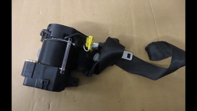 Ремень безопасности Mercedes W221