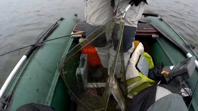 Рыбалка на Днепре на Днепровском водохранилище с Запорожец 13 11 смотреть онлайн