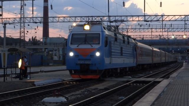Отправление пассажирского поезда со станции Ростов-Главный смотреть онлайн