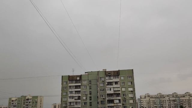 Гроза в Москве 29 июня 2023. Раскатистые удары грома. смотреть онлайн