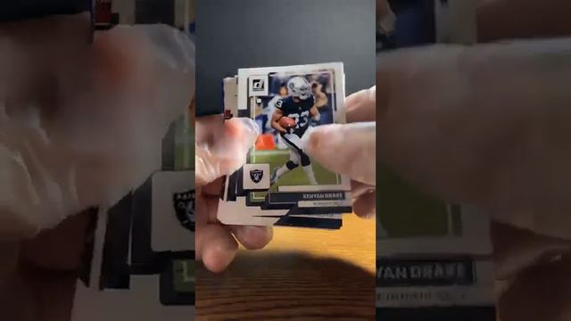 2022 Donruss Football Cello Box (3/17) смотреть онлайн