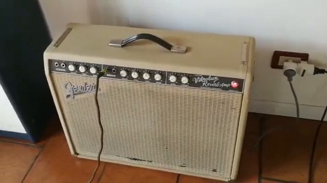 Vibrolux reverb amp custom blonde смотреть онлайн
