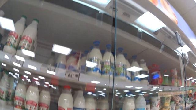 Случайно обнаружил в Пятерочке просроченное молоко смотреть онлайн