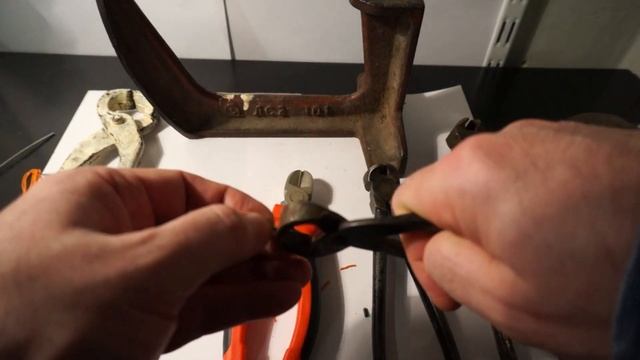 Клещи и кусачки отличие и сходство/Инструмент смотреть онлайн