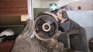 Замена заднего сайлентблока нижнего рычага на Toyota Corolla Fielder