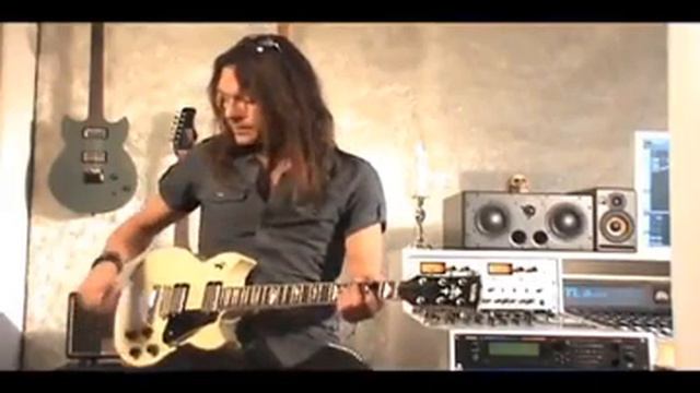 YAMAHA SG1820 Series  Soren Andersen's Guitar Of Your Choice..flv