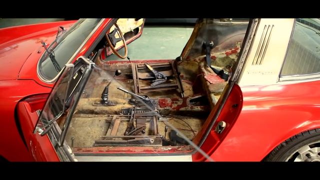 Classic Porsche 911 Interior Stripped - Vault Australia смотреть онлайн