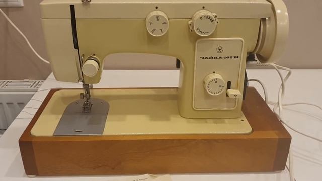 Машинка швейная бытовая Чайка 142м-33 смотреть онлайн