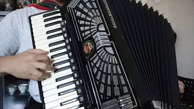 Na dworze ciemno - akordeon смотреть онлайн