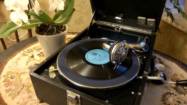 ? Частушки-загадки - Хор имени Пятницкого, играет патефон смотреть онлайн