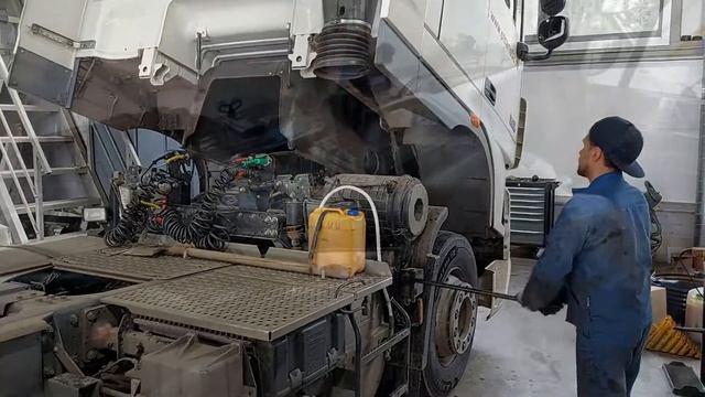 ЗАМЕНА ТУРБИНЫ У DAF 105.410 смотреть онлайн