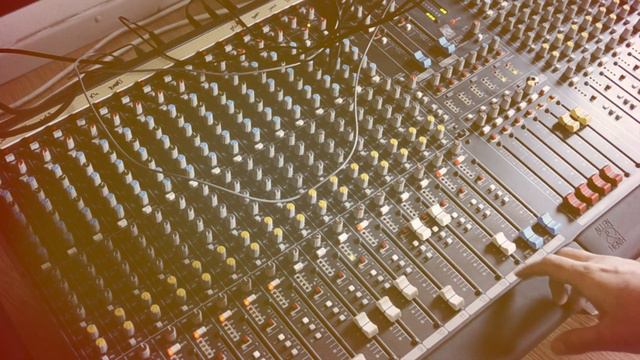 BARNSTONE / A&H GL2200 mixing console / sounds warm / eurorack jam смотреть онлайн