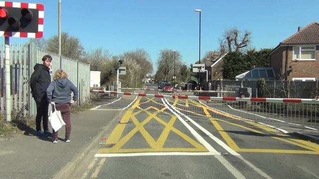 Burgess Hill Level Crossing смотреть онлайн