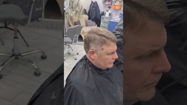 Як зробити перехід насадками. Чоловіча стрижка. смотреть онлайн