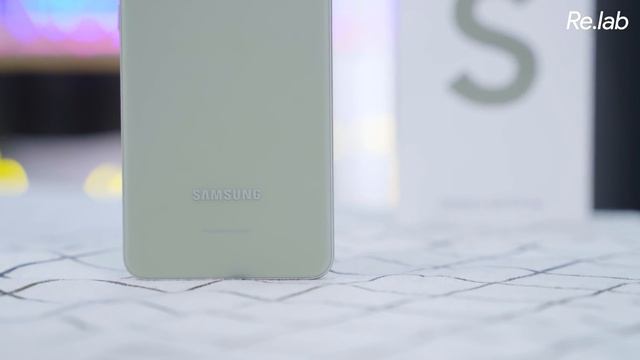 Galaxy S21 FE 5G vs. iPhone 11: Đuối rồi, *** ơi! смотреть онлайн
