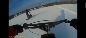 Перелетел через руль мотоснегоката.