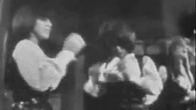 THE SHANGRI LAS Remember Walkin' in the sand смотреть онлайн