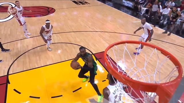 Jaylen Brown Shocks Celtics Bench With Huge Dunk In Game 5! смотреть онлайн